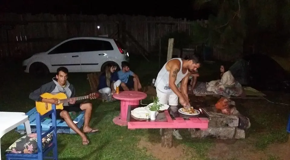 Familia Cisinha - Praia Do Rosa Hostel Imbituba